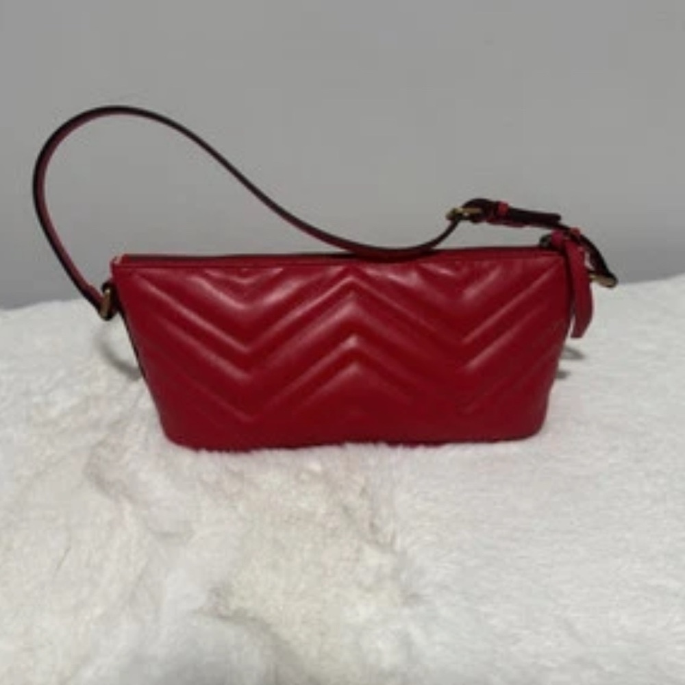 Gucci Red Quilted Shoulder Bag with Gold Hardware - Picture 2 of 4